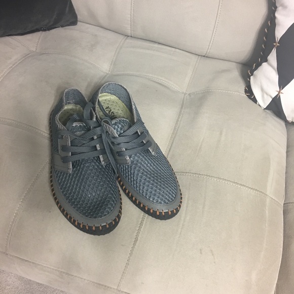 Shoes - Picture 7 of 7